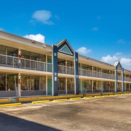 פלורנס Clarion Inn & Suites מראה חיצוני תמונה