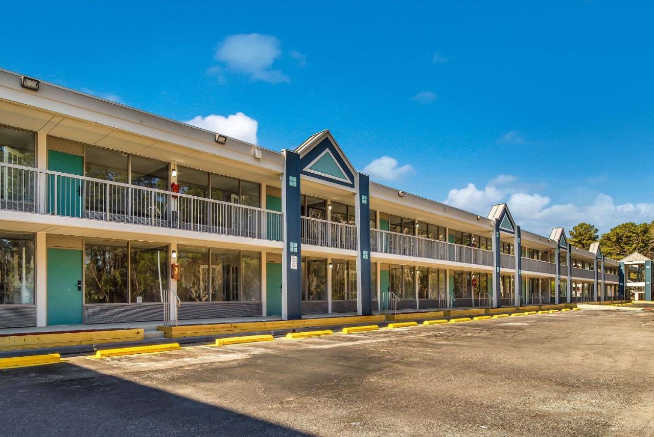 פלורנס Clarion Inn & Suites מראה חיצוני תמונה