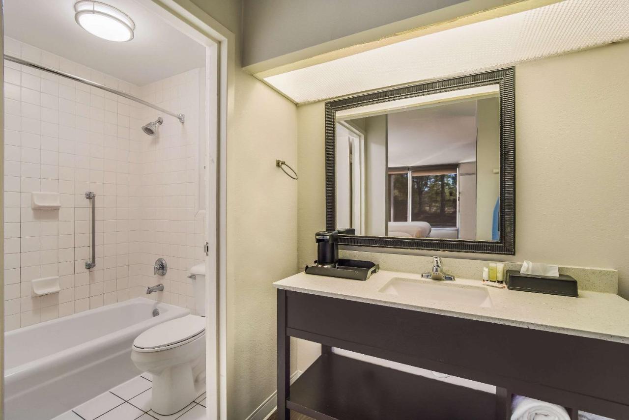 פלורנס Clarion Inn & Suites מראה חיצוני תמונה