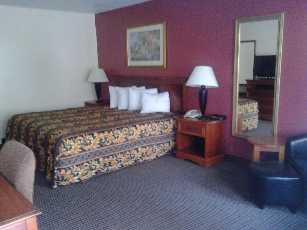 פלורנס Clarion Inn & Suites מראה חיצוני תמונה