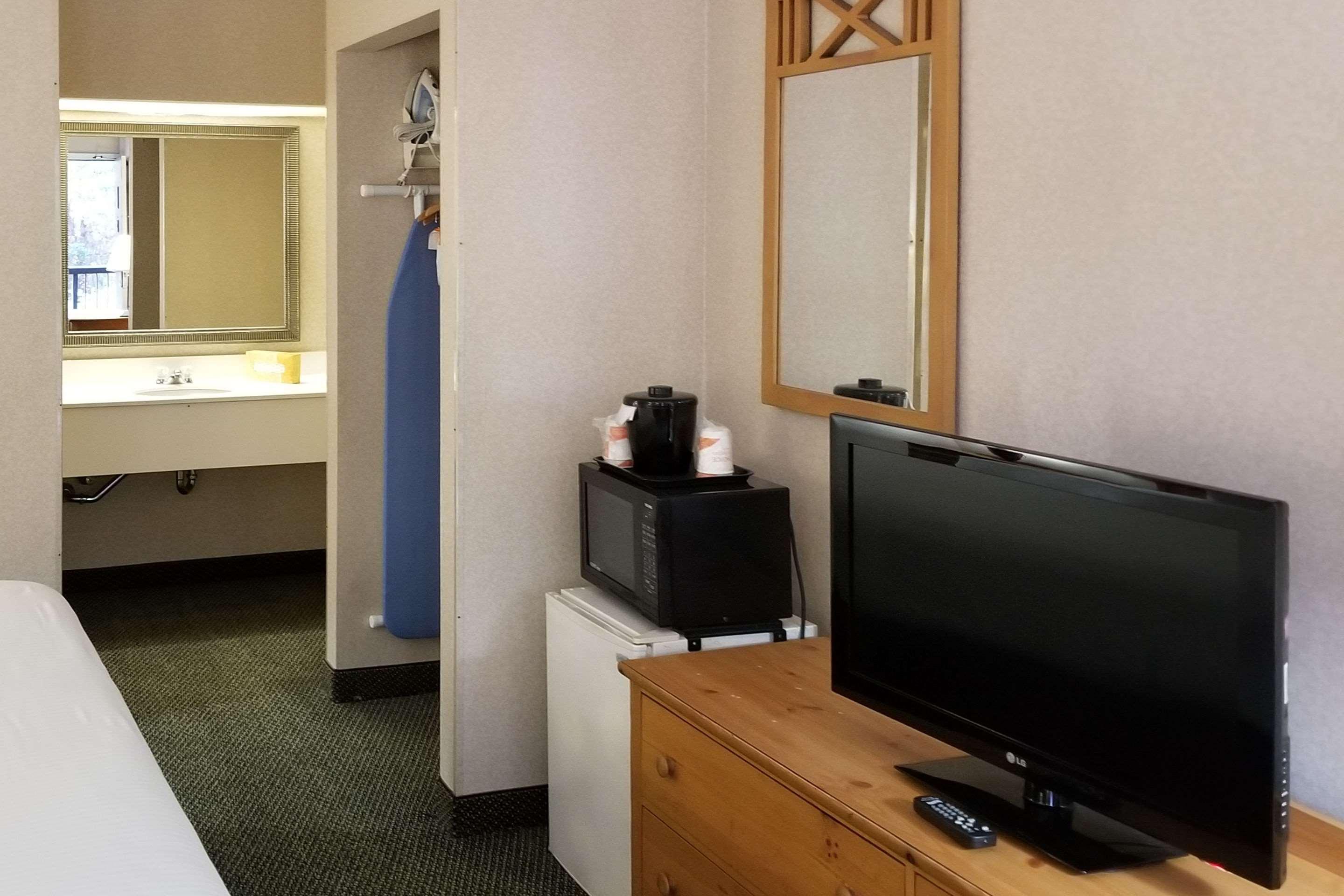פלורנס Clarion Inn & Suites מראה חיצוני תמונה